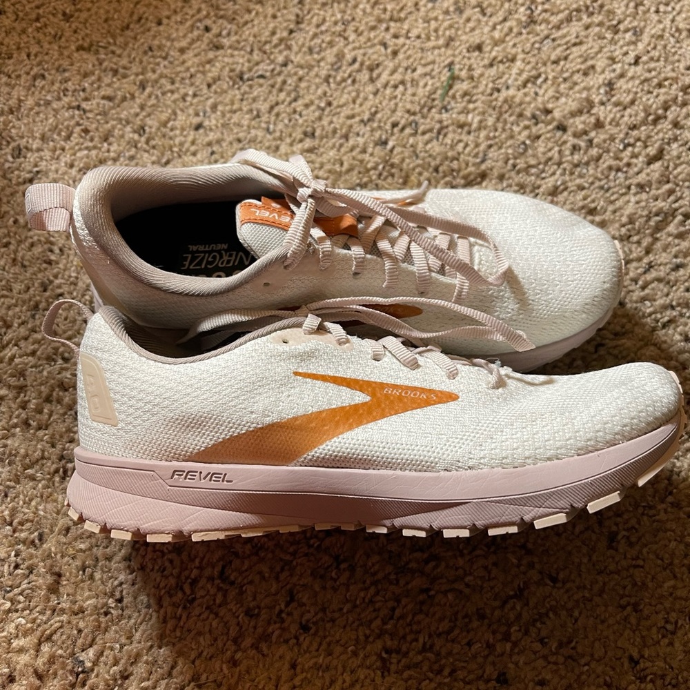 Revel Brooks Tennis Shoes